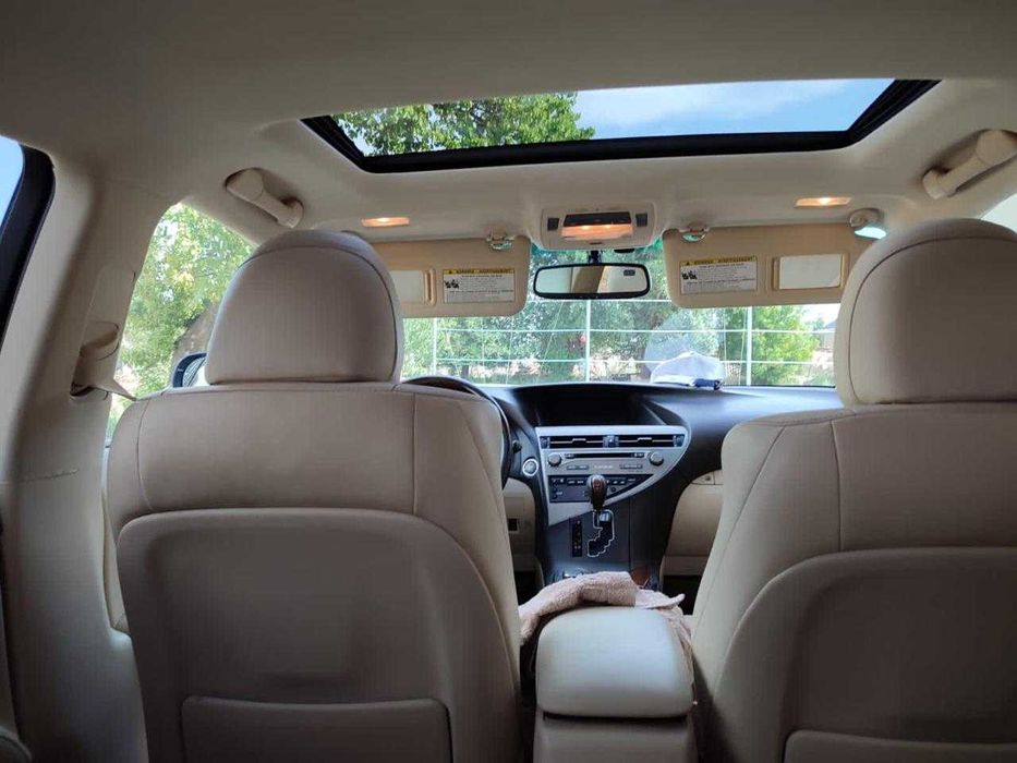 Машина Lexus RX 350