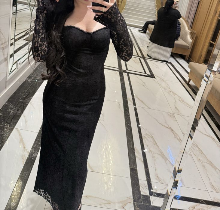 Вечернее кружевное платье