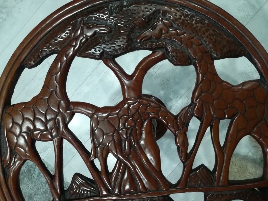 Маса - дърворезба