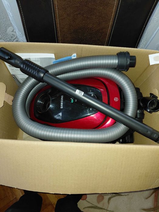 Aspirator Samsung NOU la cutie