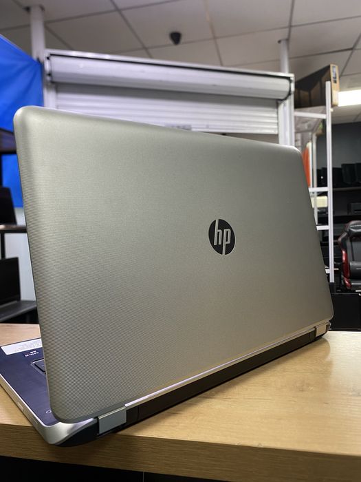 Ноутбук HP Pavilion 17/RAM4/HDD500