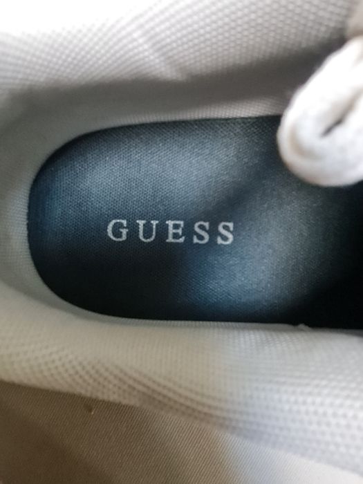 Papuci Guess     .