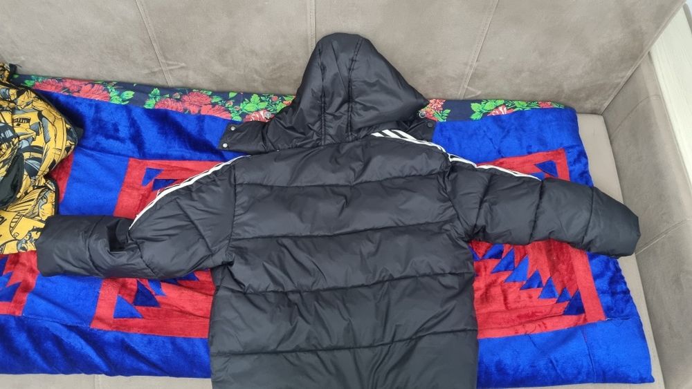 Зимние куртки с капюшонами