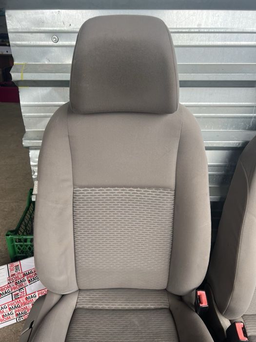 Светъл сив с подгрев  текстилен салон Golf 6 4 врати седалки Н771