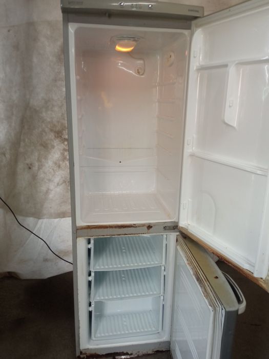 Продам холодильник рабочий