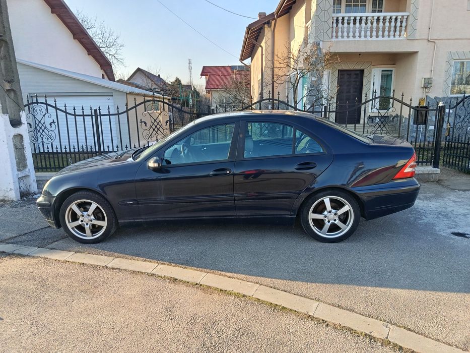 Vând Mercedes C class C180-Compresor an  2003
