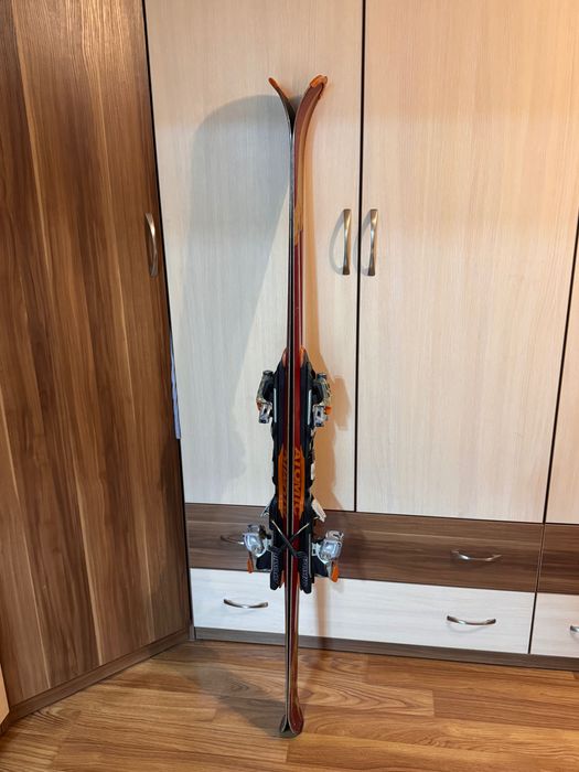 Продам лыжи Atomic мужские