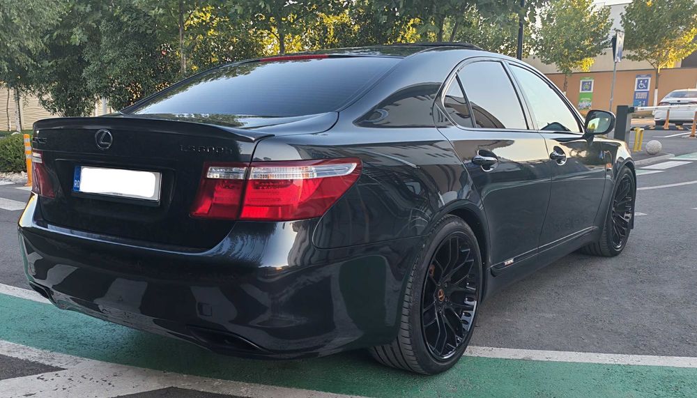 Vand Lexus LS600h