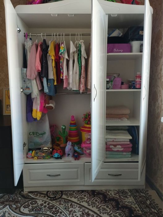 Срочно продается детский кровать шкаф мебель