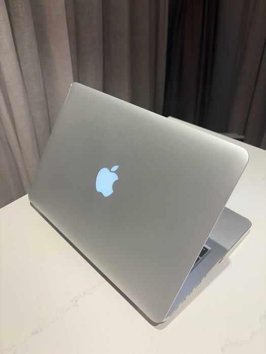 MacBook Pro 13” Retina (2015) | i5 | 8GB RAM | 256GB SSD
