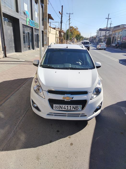 Продаю машину Спарк