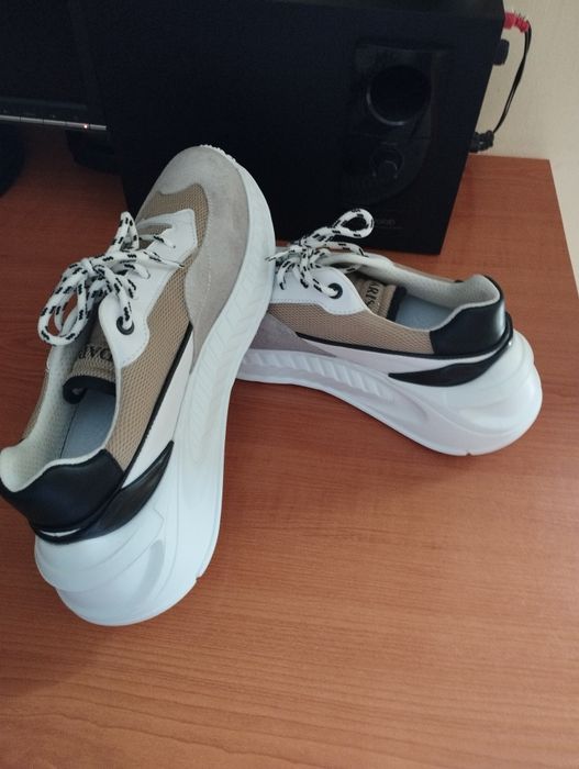 Дамски сникърси,39 номер,чисто нови