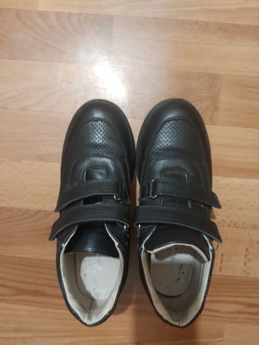 Туфли для мальчика отличное состояние