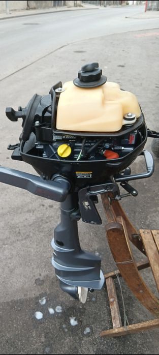 YAMAHA four stroke 2,5k.c