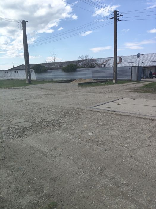 Ferma +de vînzare in Arad com Siria clădiri 1400mp utilități apa curen