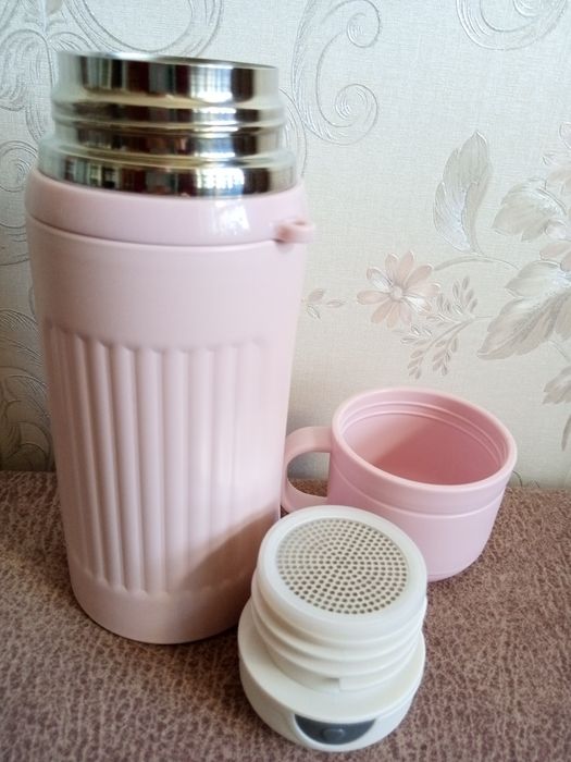 Продам новый термос.