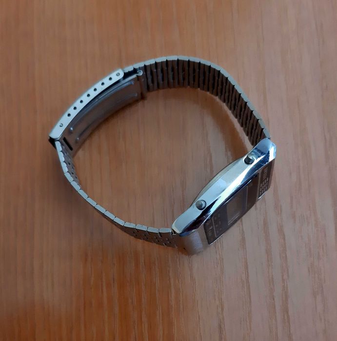 Електронен часовник SWEDA