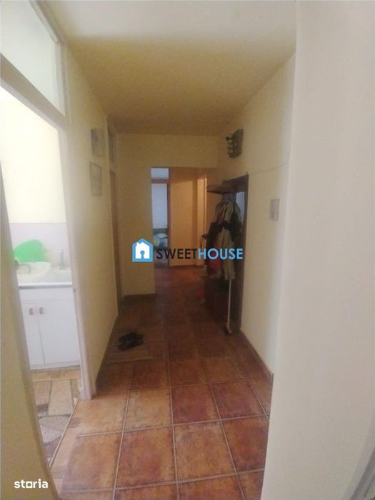 Apartament cu 3 camere cu 2 balcoane la etajul 1 Zona Centrala