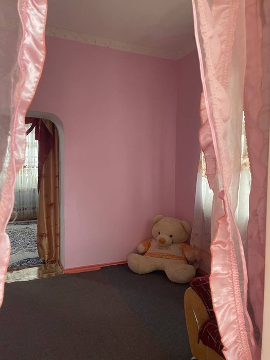 Продается дом в азадбаше 5.5 сотих 6 комнат возле дороги