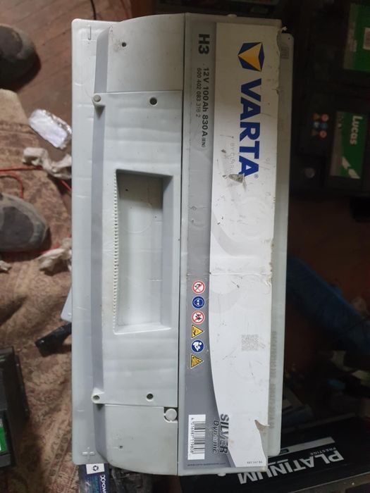 Acumulatori auto 12v