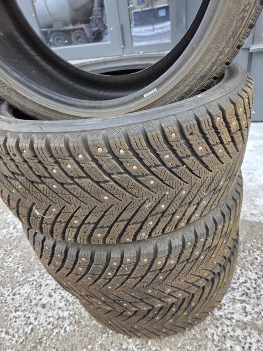 Зимний шины с шипами