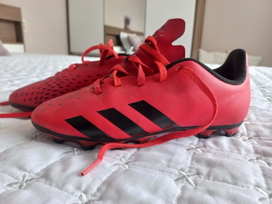Футболни обувки Adidas Nike