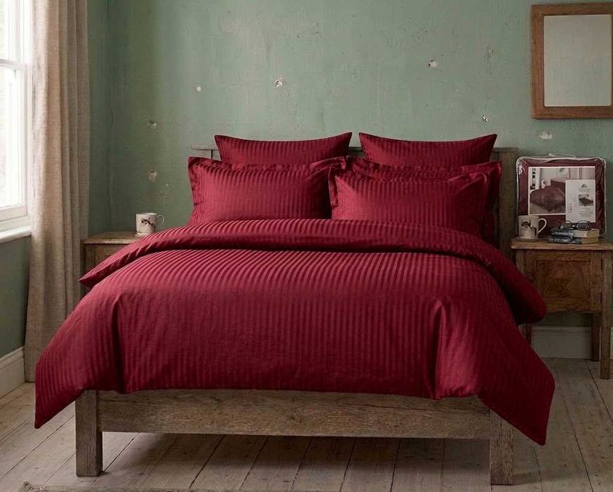 Lenjerie de pat damasc gros cu elastic, Super Elegant Pucioasa, 4 piese, Rosu Visiniu