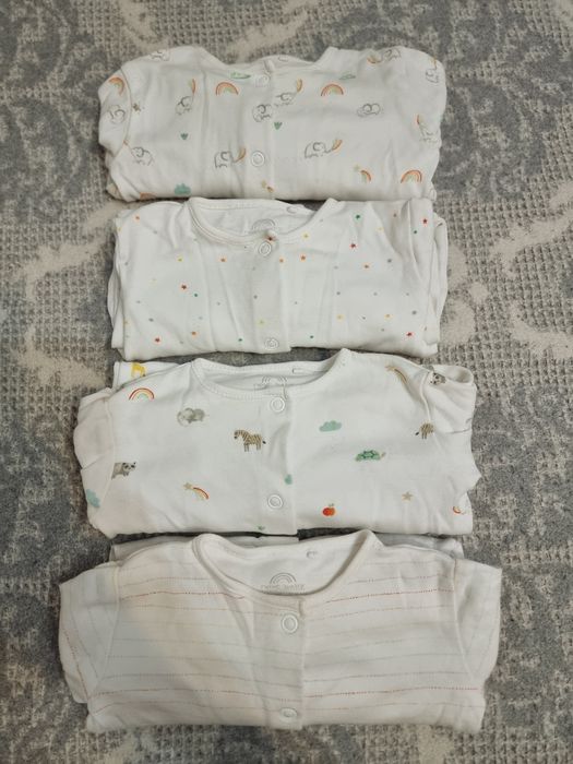 Set 4 pijamale body cu soseta next , 0-3luni, mas 62cm.