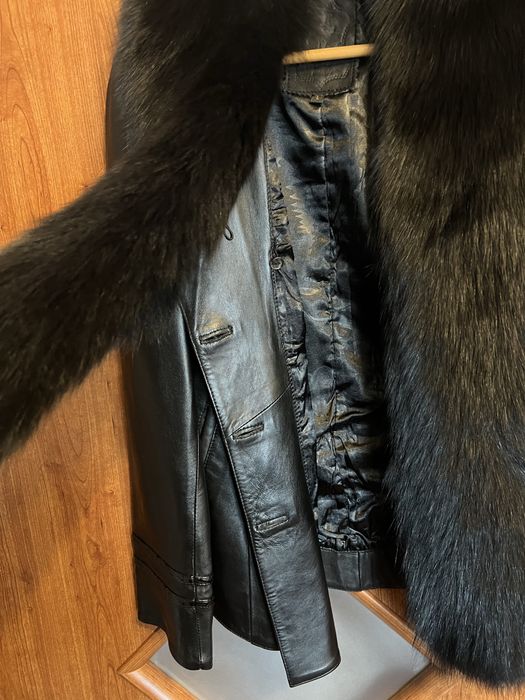 Haine de piele cu guler de blana vulpe