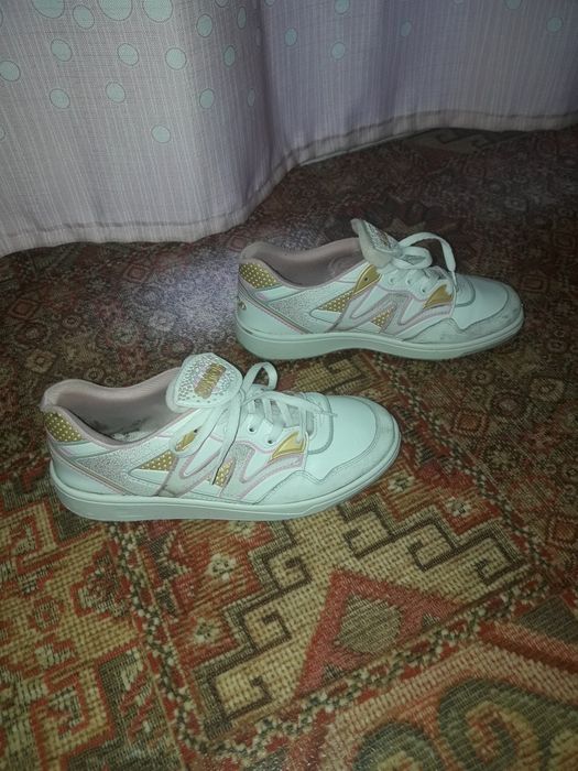 Кроссовки в хорошем состоянии 38 размер