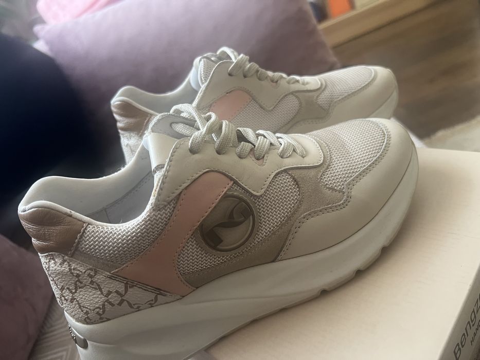 Фирменый италия  кроосовки 36 р