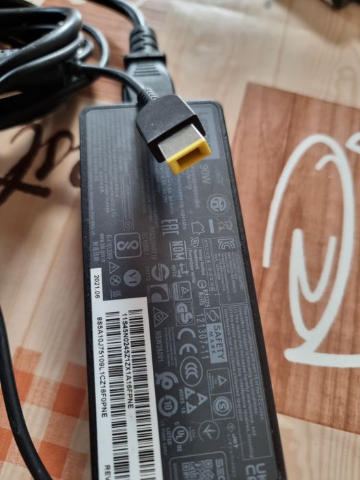 Incarcator lenovo 90w