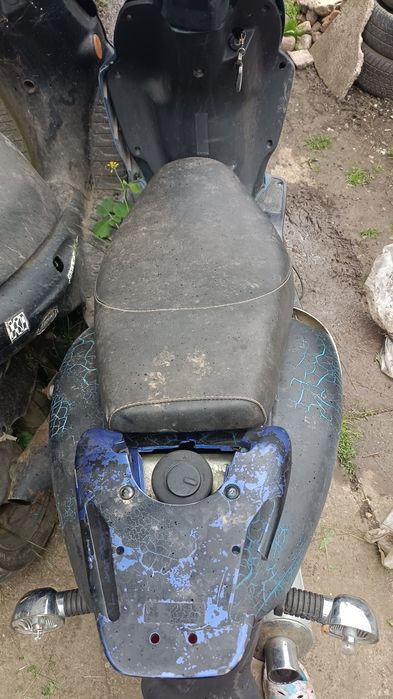 Doar la pachet amindoua 2scutere honda și Suzuki trebuie aranjate preț fix anunț  amindoua  nu schimb Campina