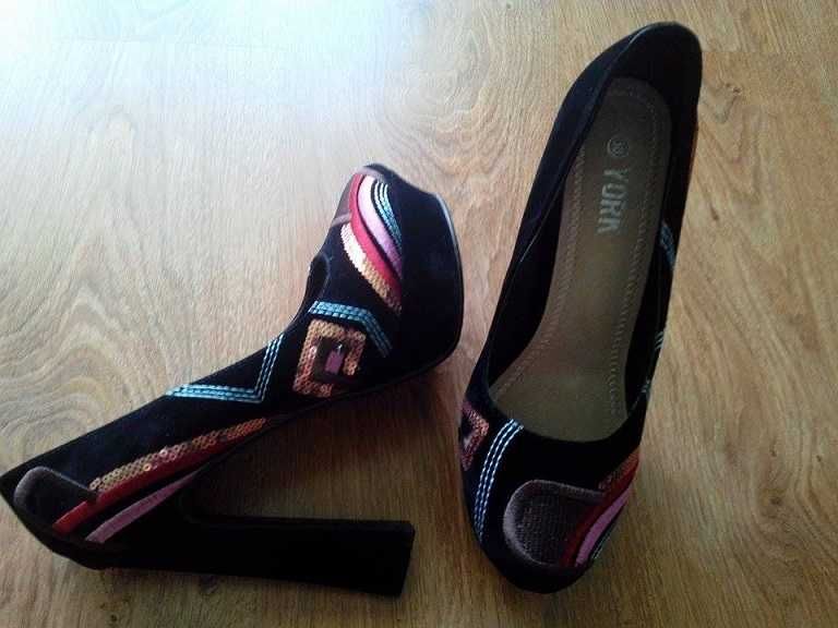 Pantofi negri eleganti - dama