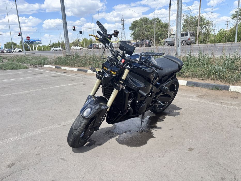 Мотоцикл yamaha r1