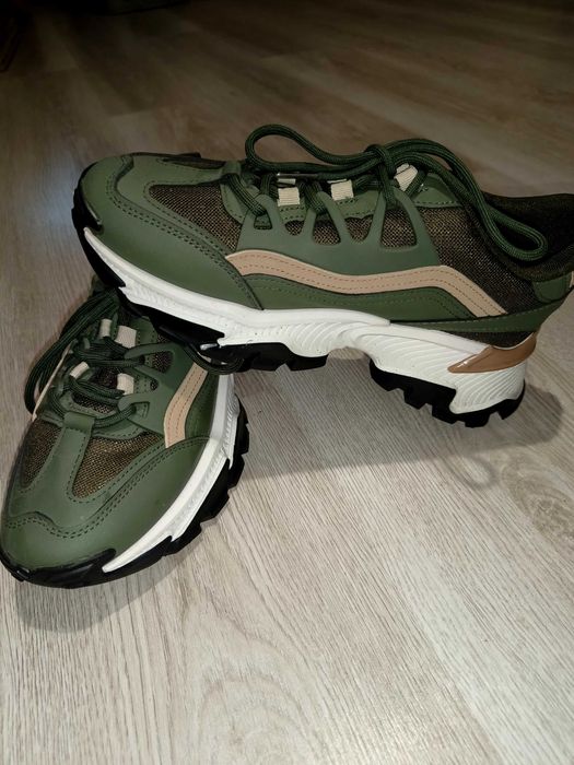 Дамски обувки номер 40