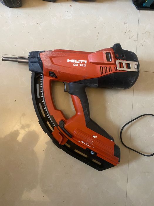 Pistol cuie de beton Hilti gx120