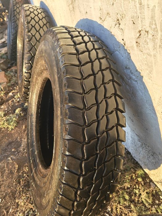 Продам грузовые шины на КамАЗ 10 ка Р 20