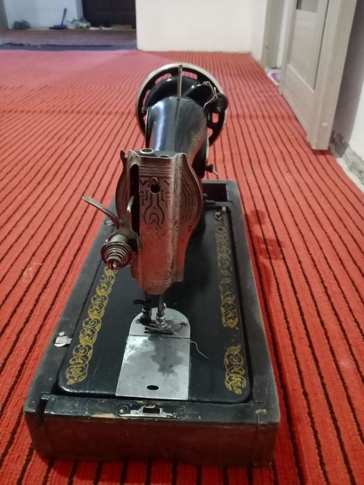 Швейная машинка,