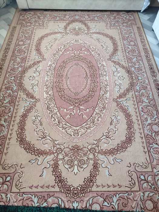 Ковры в хорошем состоянии.