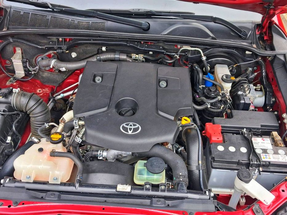 Toyota Hilux 2.4 D Invincible 58000 km REAL