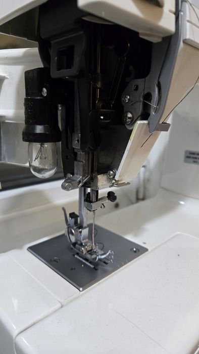 Продам обмен машинка Janome