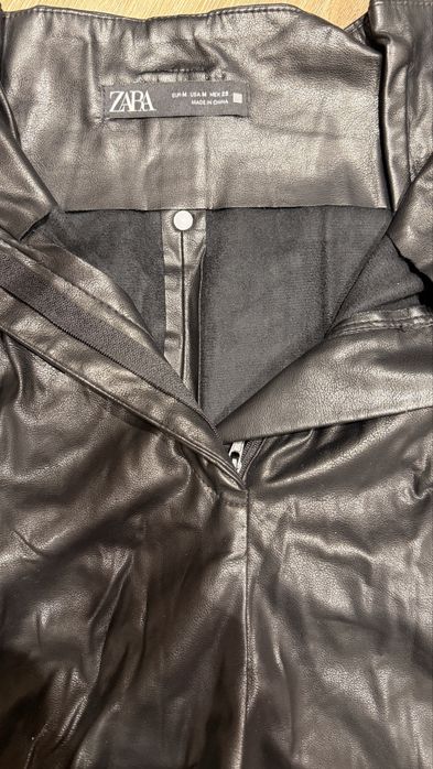 Шорты из эко кожи Zara