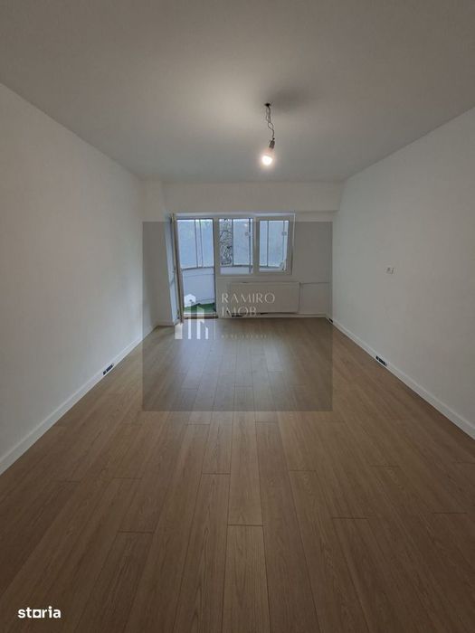 Garsoniera decomandata, Metrou Aparatorii Patriei, et.1, renovata — fotografia 1