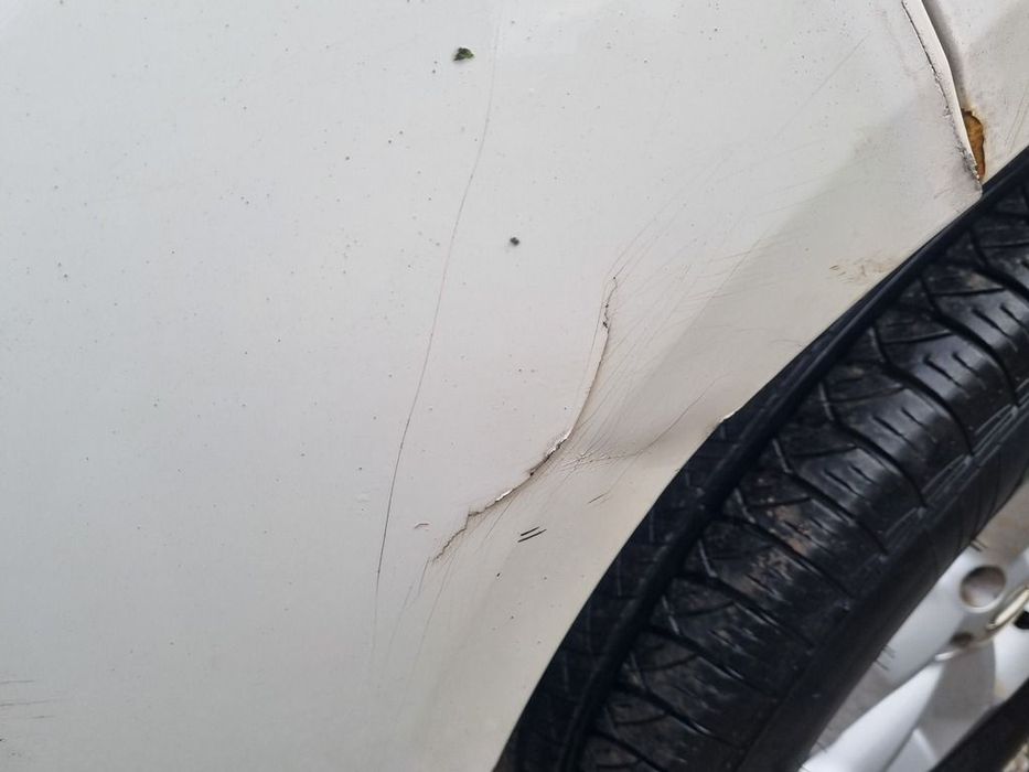 Bara fata Nissan Navara D40 Facelift 2010 - 2015 Super White 326 (1371) model cu ...