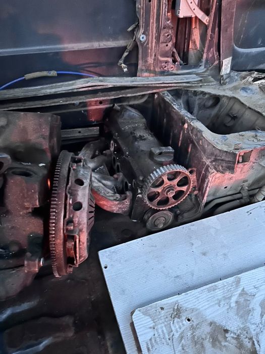 Запчасти Toyota Hiace,ауди 80