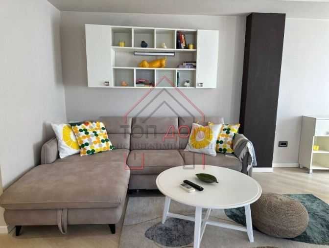 Дава се под наем Двустаен апартамент в Варна, Център - 110 кв.м за 850 € - Снимка #1