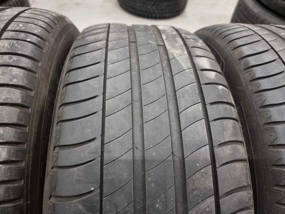 4 Anvelope de VARA 225.55.17 "Michelin" ; stare buna