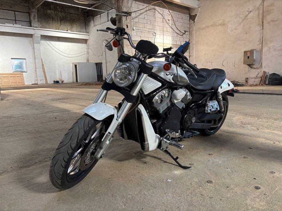 Harley Davidson V-Rod/VRSCR din 2004 custom.