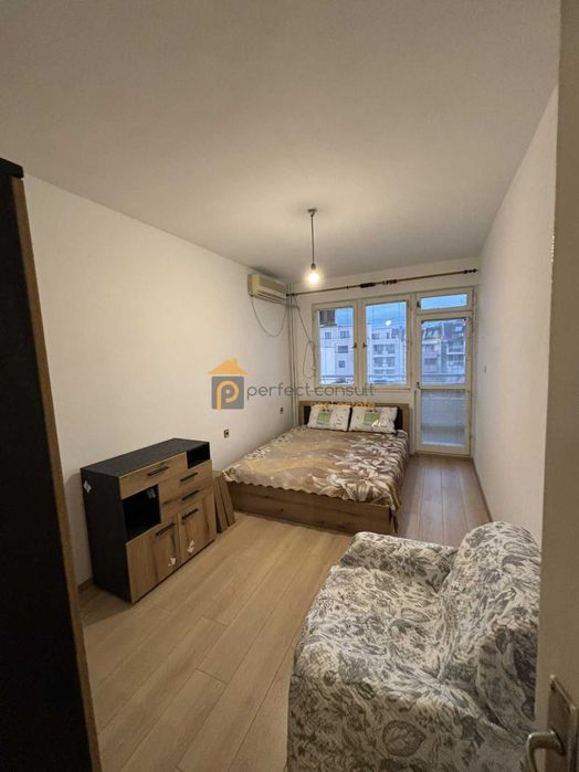 Дава се под наем Тристаен апартамент в Пловдив, Център - 80 кв.м за 478.38 € - Снимка #8